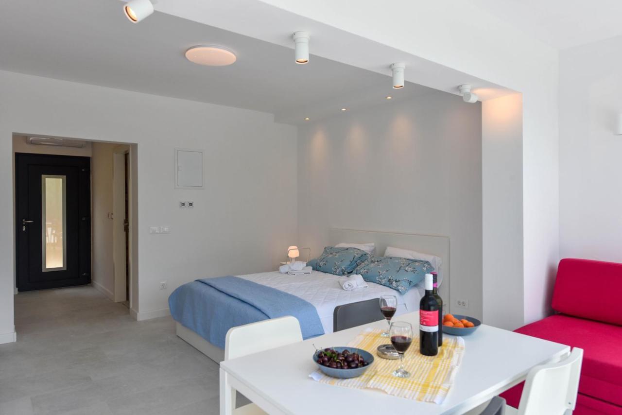 Lazaneo Seafront Apartments, เยลซา ภายนอก รูปภาพ